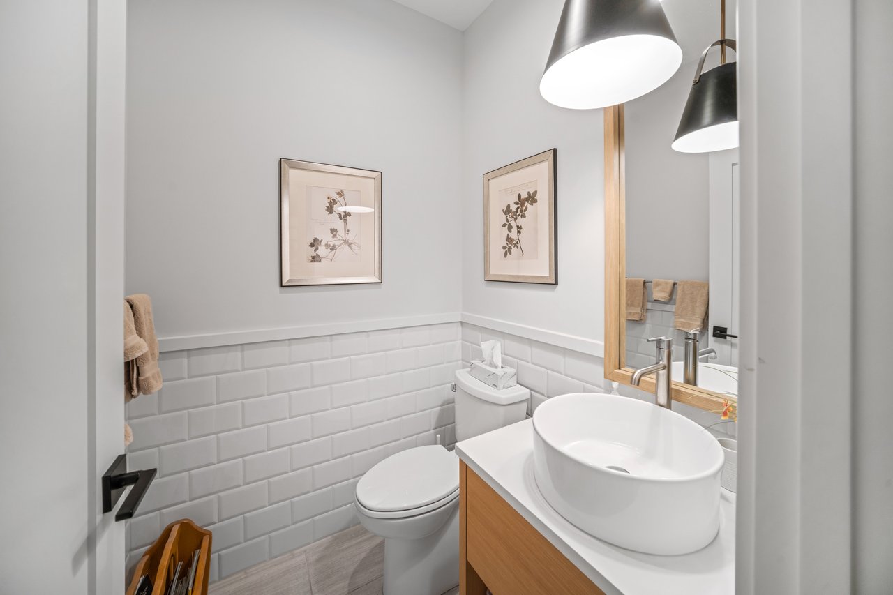 810 3rd Street Unit: 4