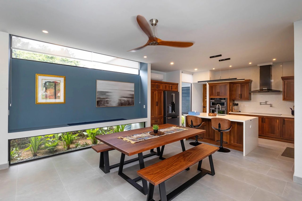 3 Bedroom, Contemporary Estate home in Manuel Antonio 