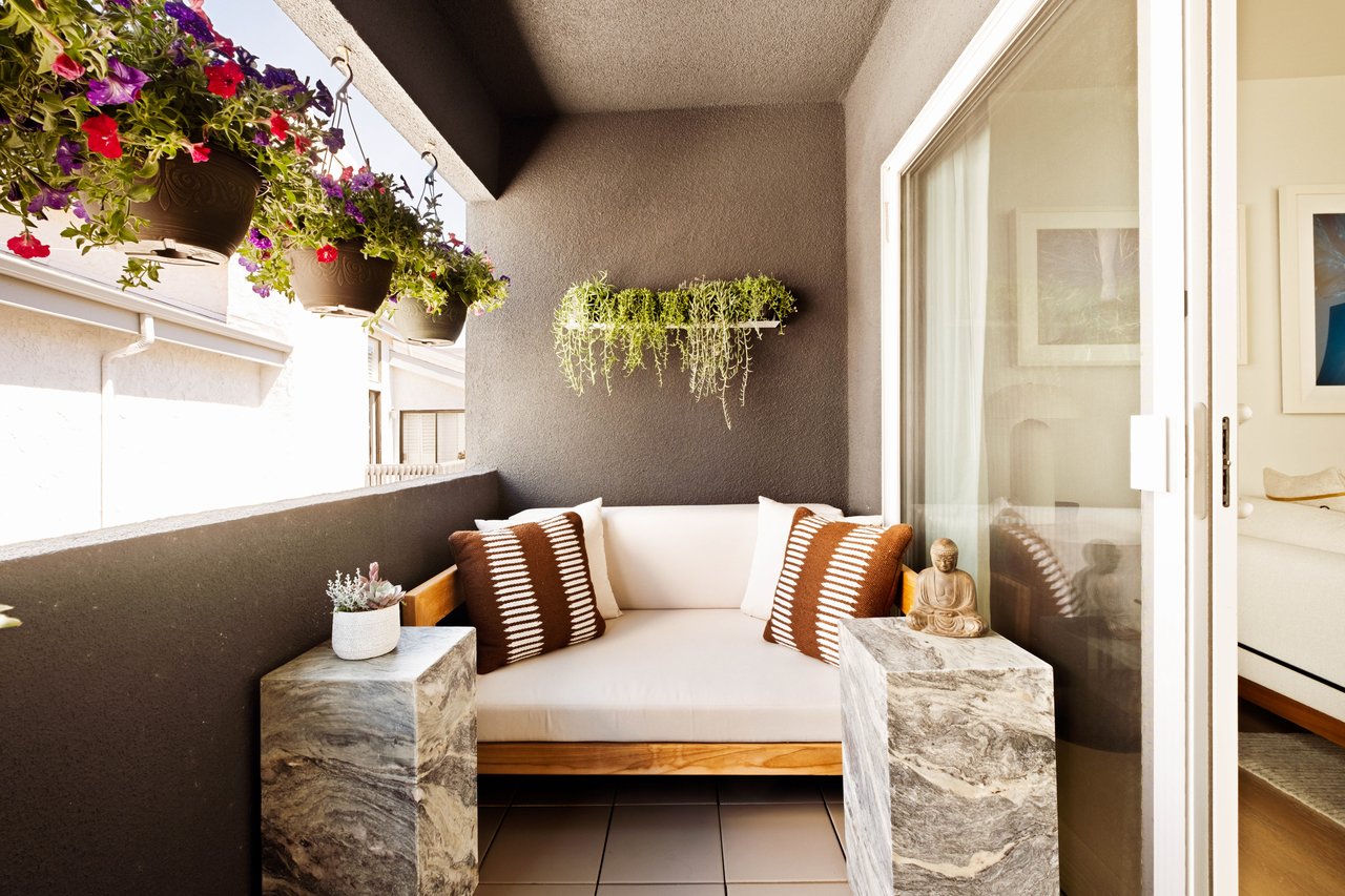  446 San Vicente Blvd #304, North of Montana