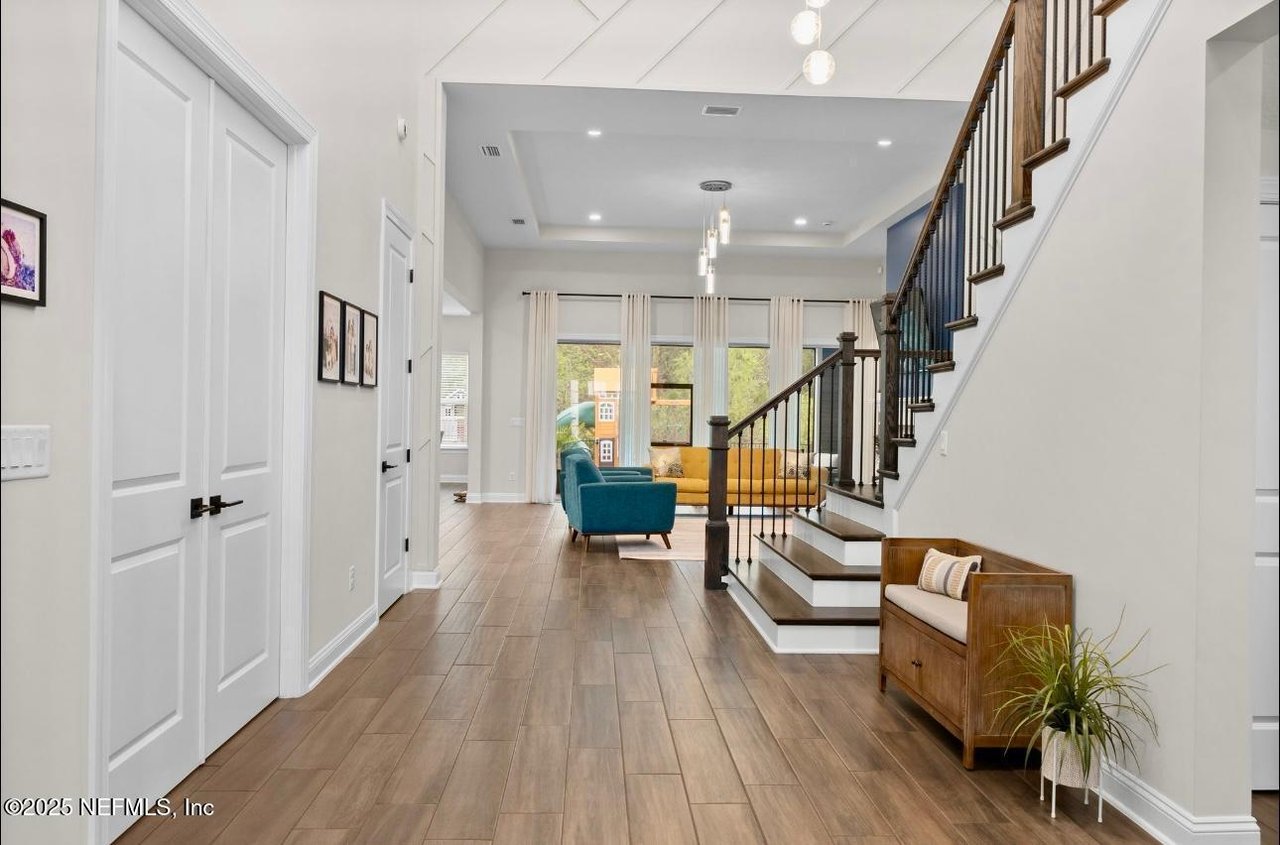 462 HILLENDALE Circle, St. Johns