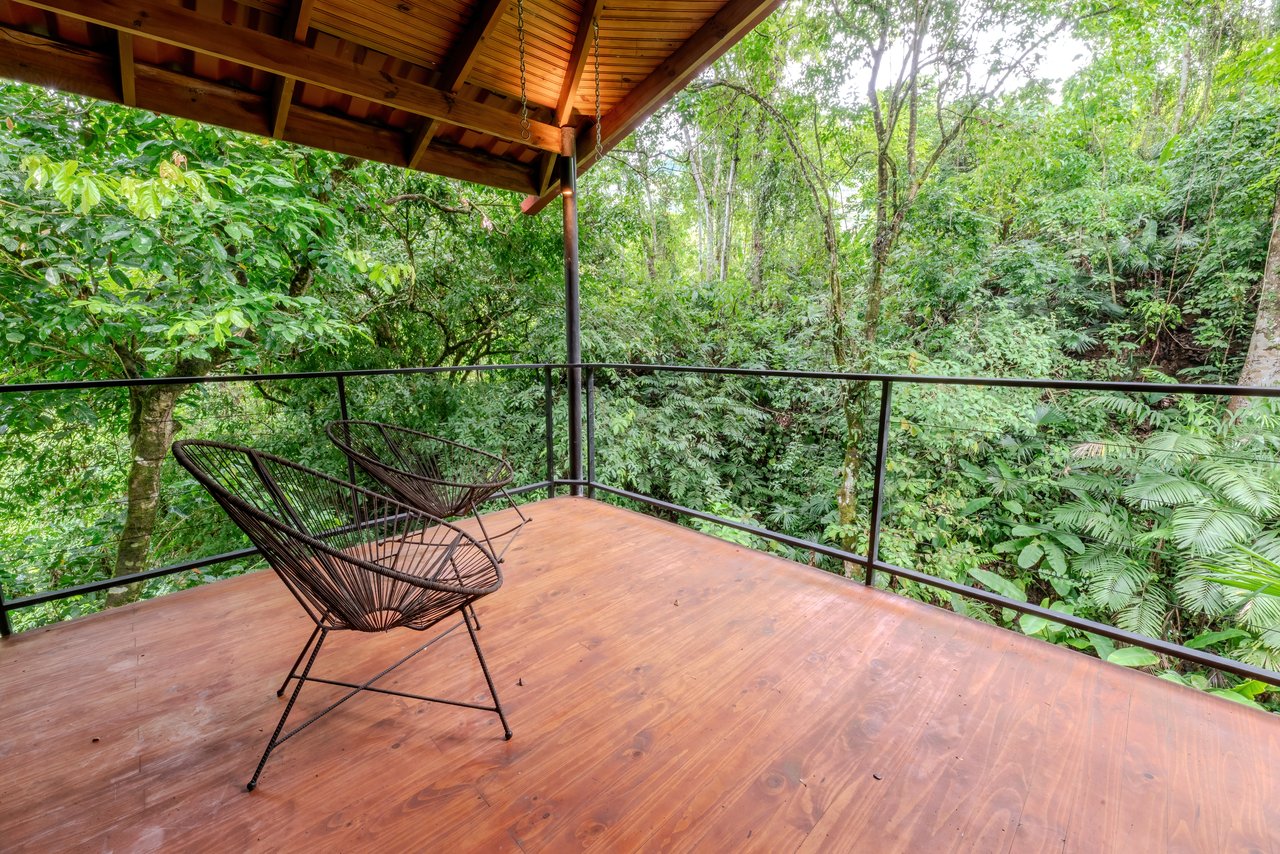 Waterfall Retreat with Casita & Build-Ready Lot in Cascada Azul, Baru