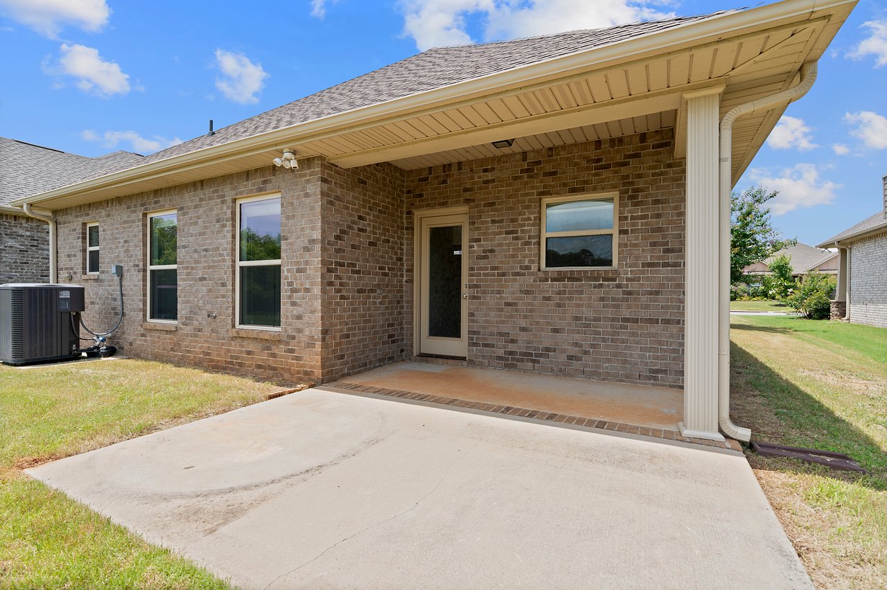 MADISON CITY SCHOOLS! Great Location with many Neighborhood Amenities