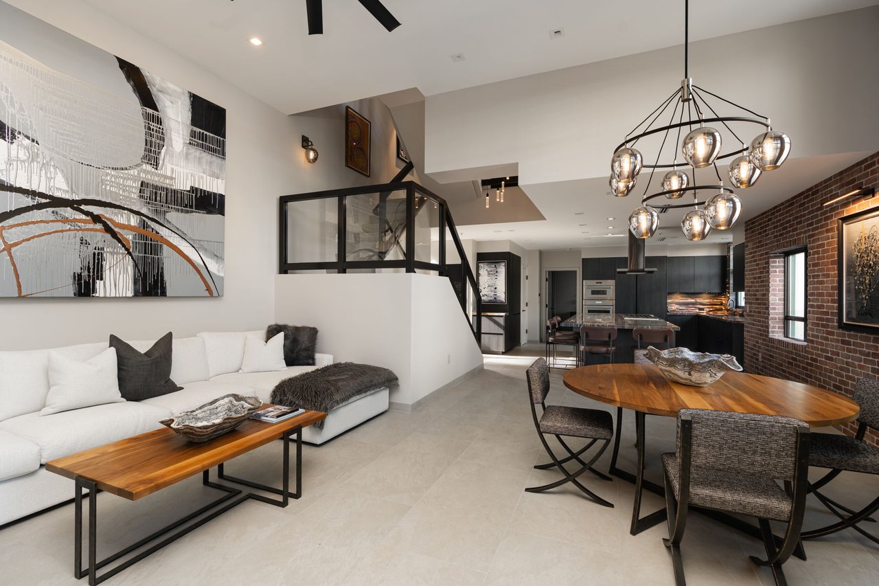 555 Front St, Unit 204