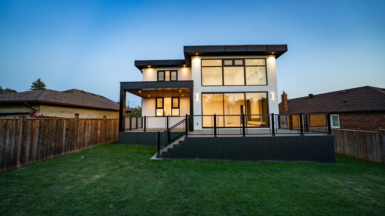 16 Deevale Rd, North York Ontario