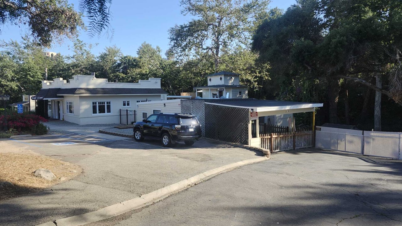 Creekside Plaza | 2809 S Mission Rd