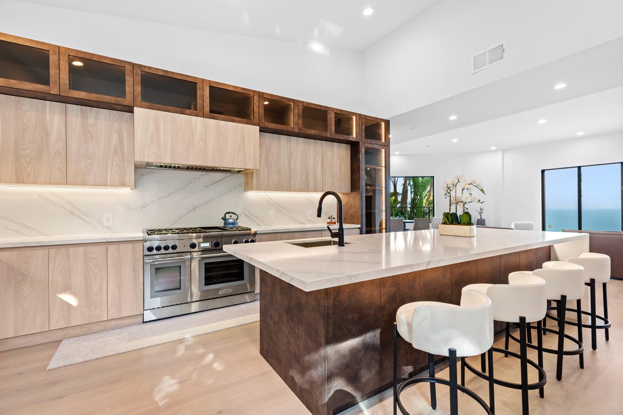 Luxurious Architectural Estate