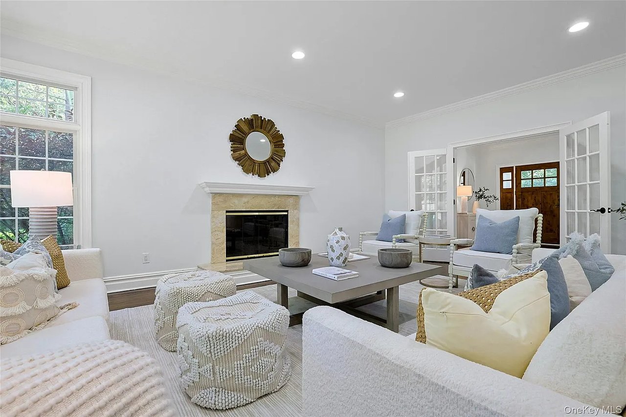 100 Fox Meadow Rd