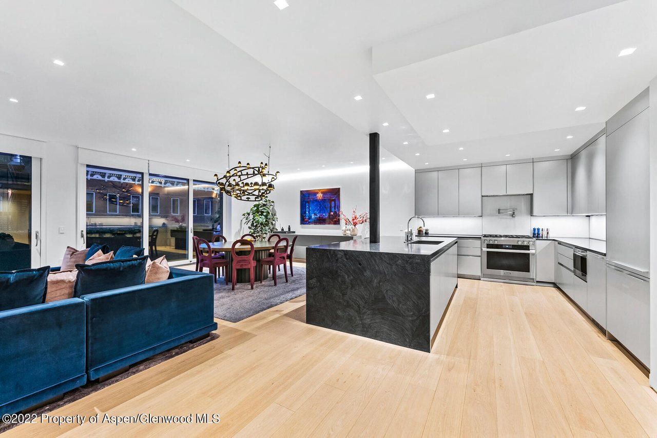 508 E Cooper Avenue, Unit 201