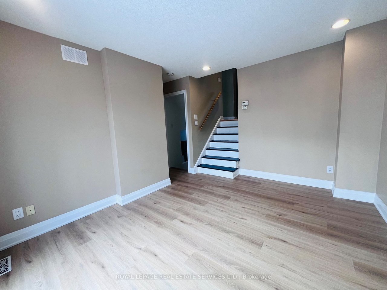 2512 Harman Crt