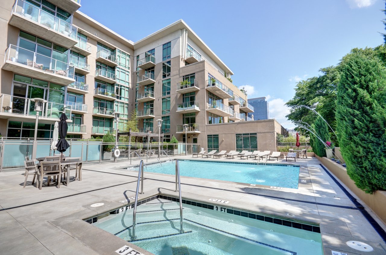 905 Juniper Street NE Unit 704