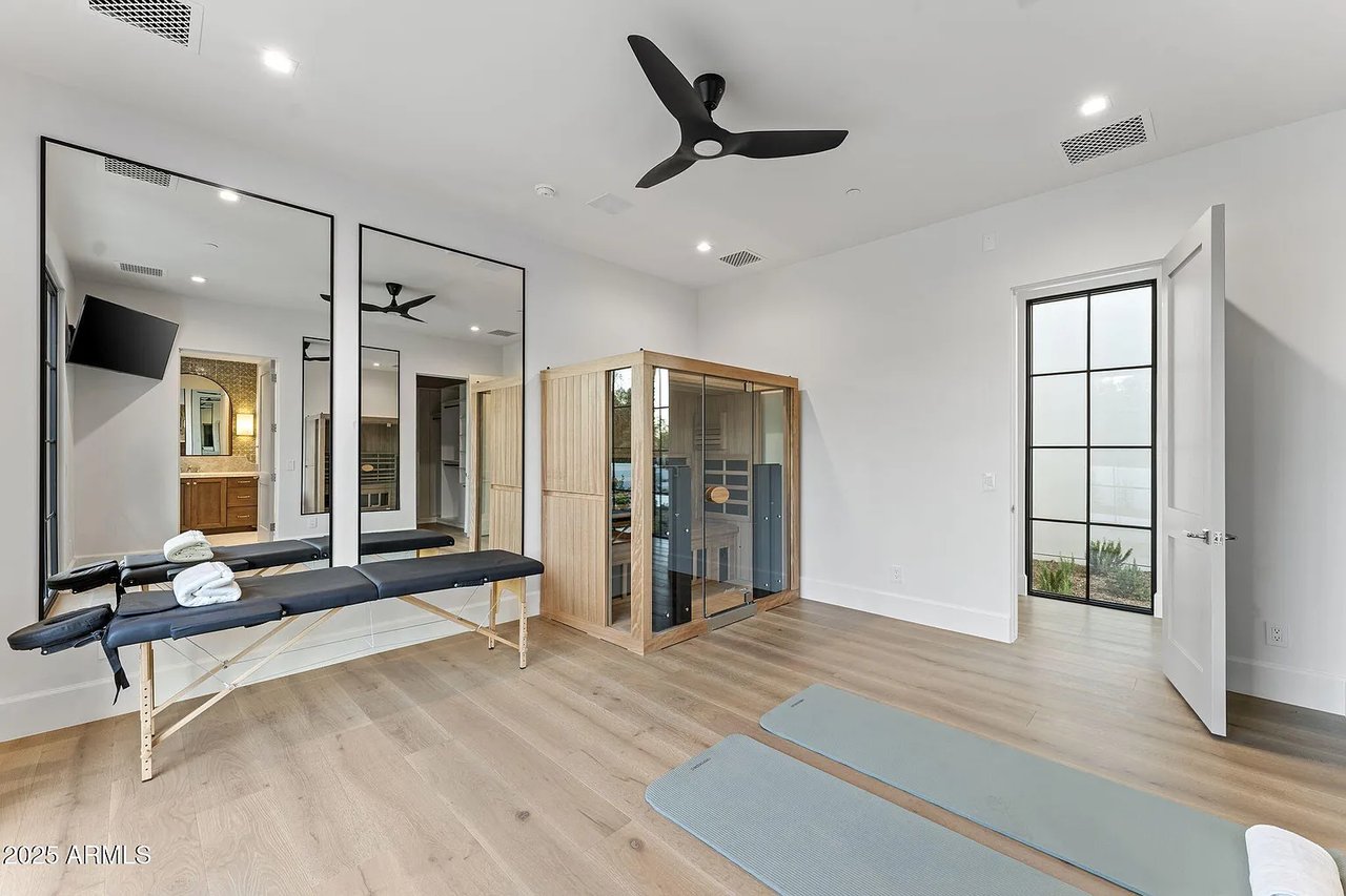 7501 N EUCALYPTUS Drive