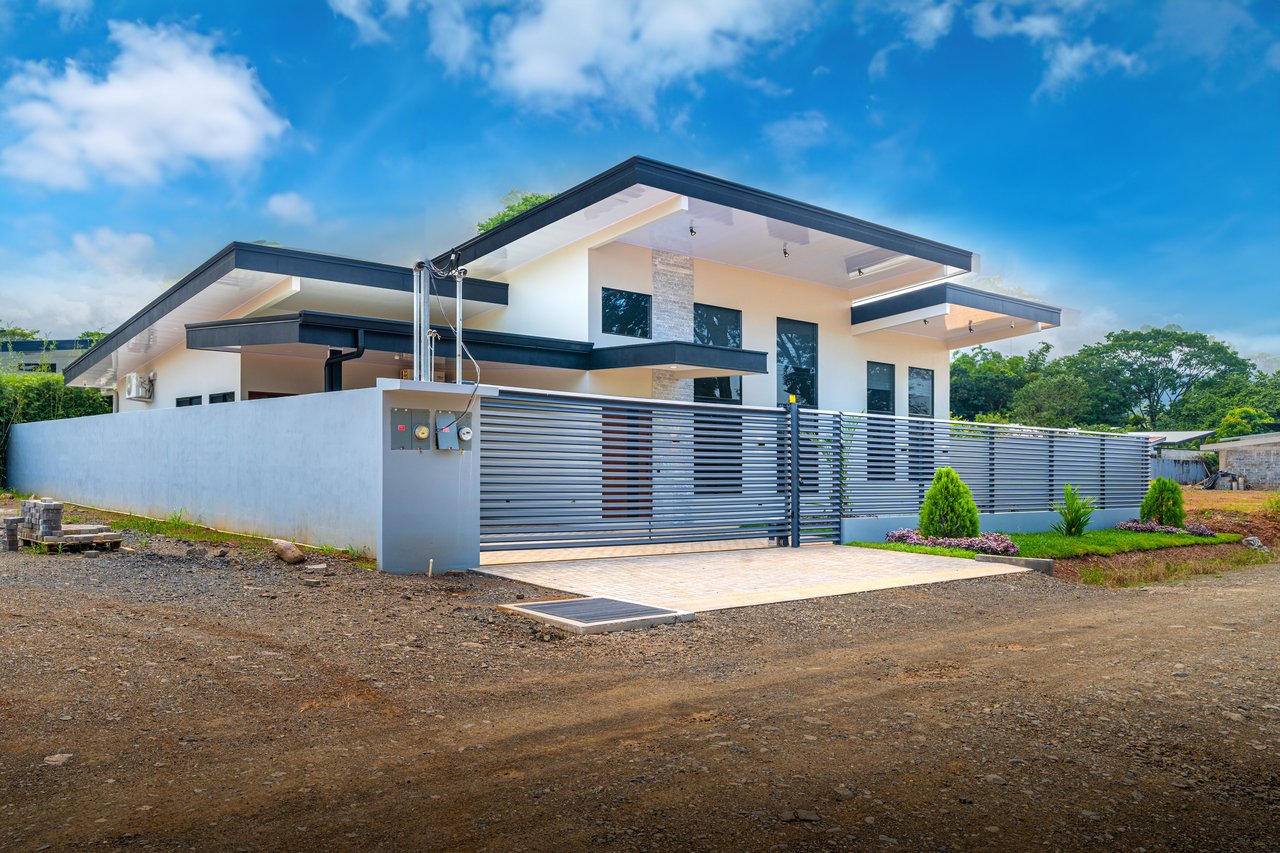 River Bend Estates, 3 Bedroom Masterpiece.