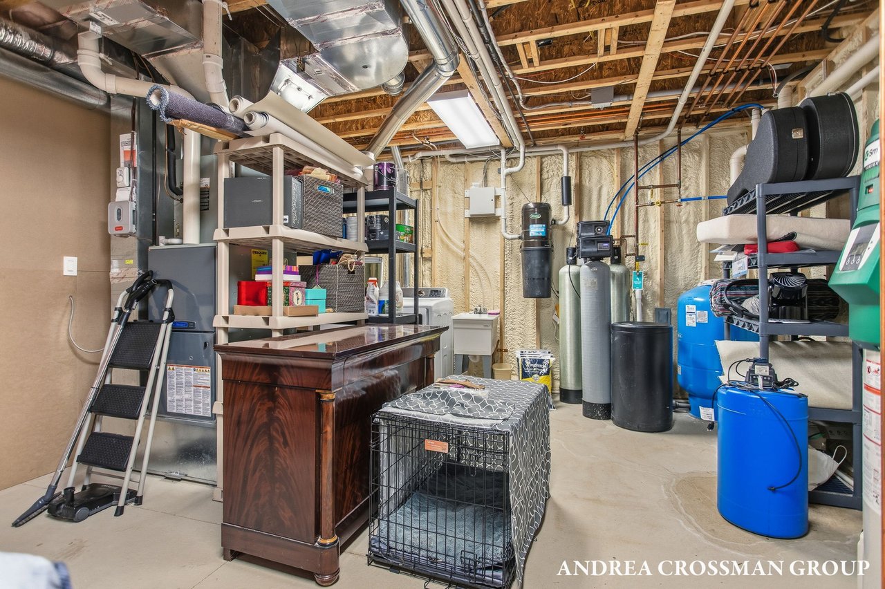 6919 Bendemeer Drive