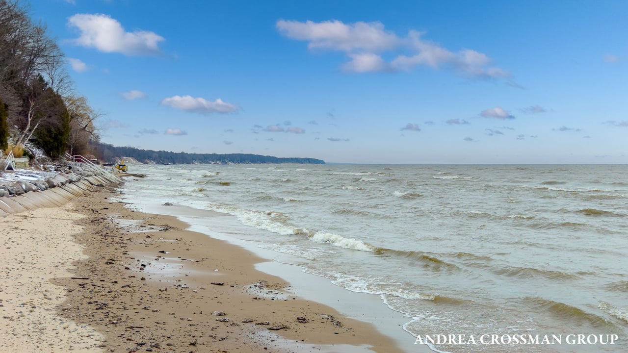 6919 Bendemeer Drive