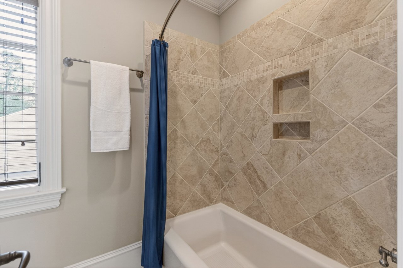 Private Exclusive Listing