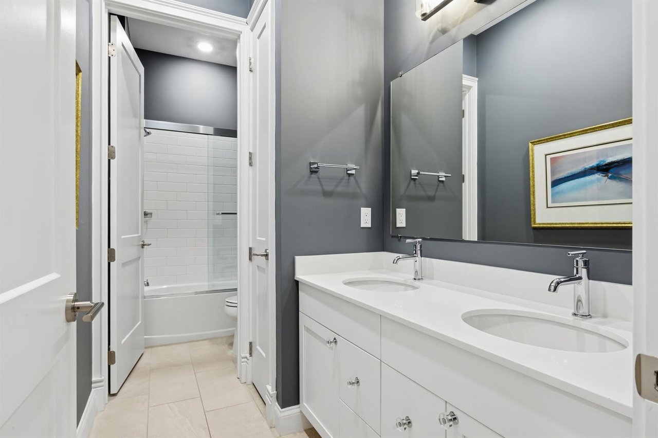12269 Waterstone Cir