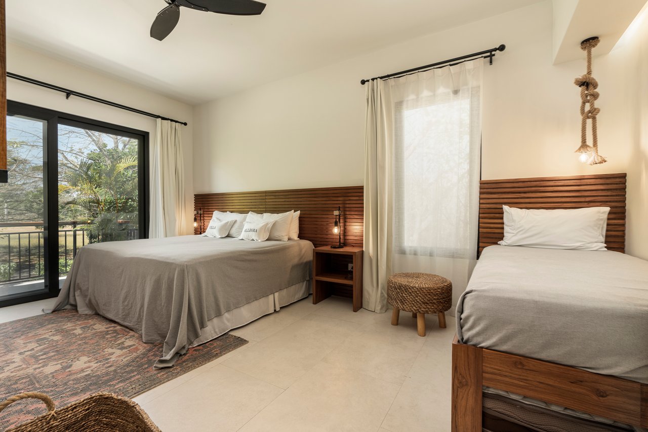 Villa Solana: Modern Luxury Steps from Playa Mansita in Hacienda Pinilla