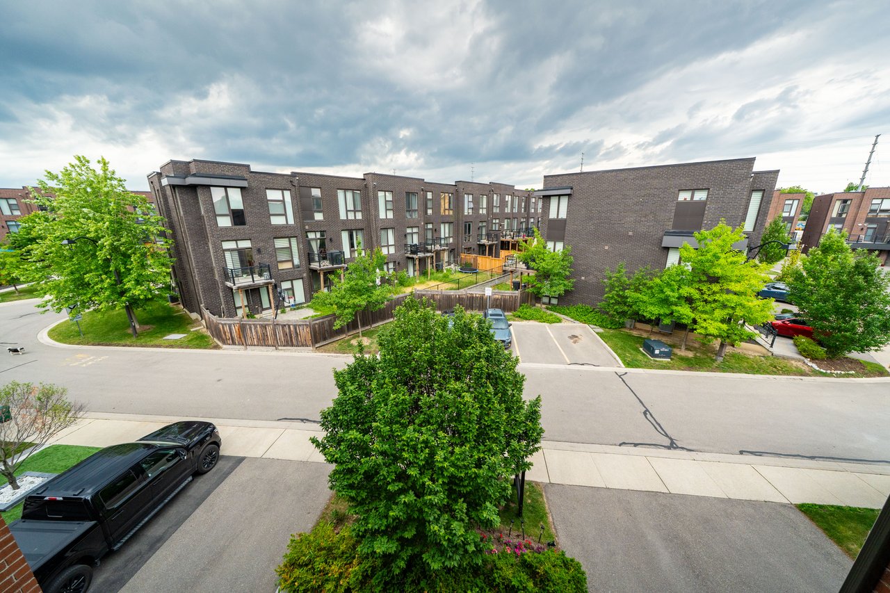 20 Crestridge Drive