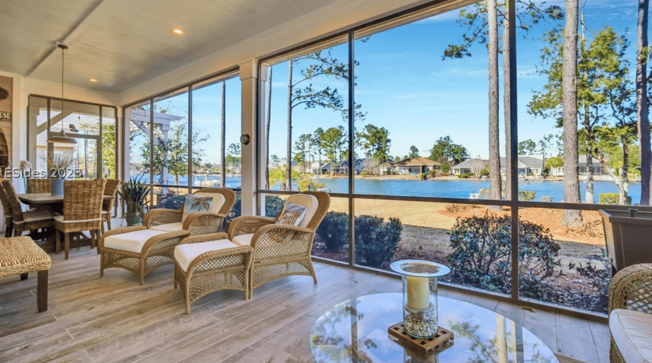 6 Fish Dancer Court 