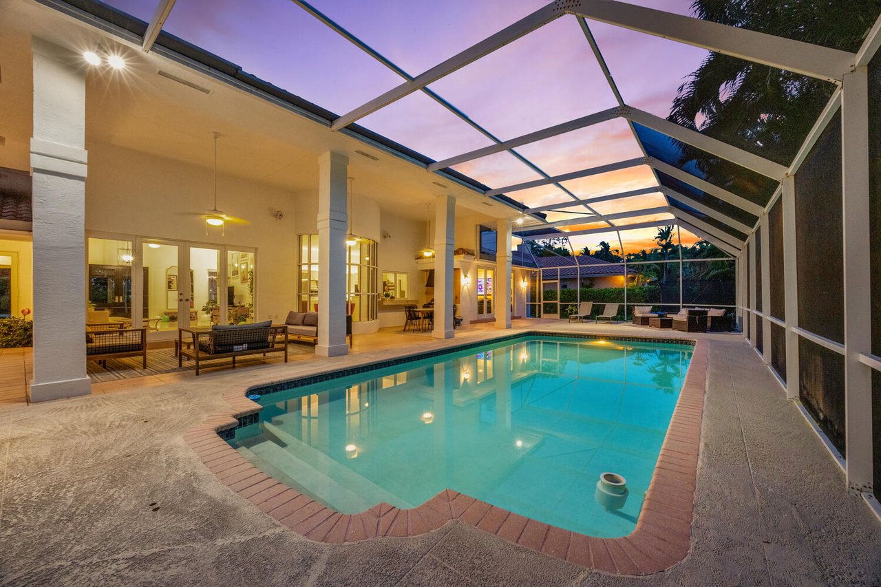 Palmetto Bay Perfection: Spacious, Serene, Stunning