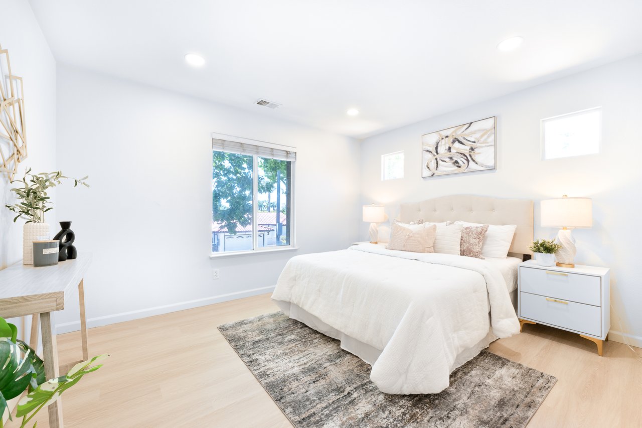 5947 Pala Mesa Dr