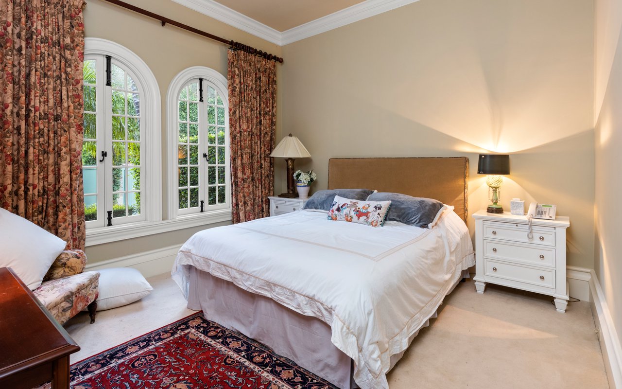 2733 Sycamore Canyon Rd