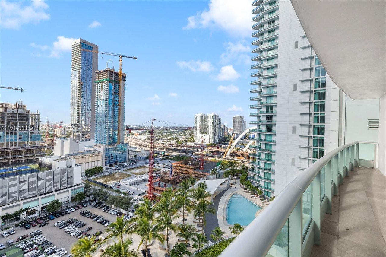 900 Biscayne Bay Condo, Unit 2401