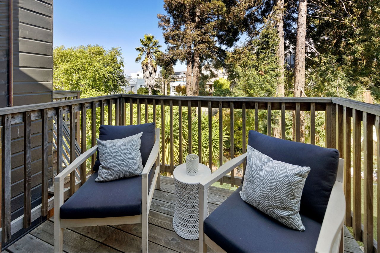 Top-Floor Edwardian In The Castro