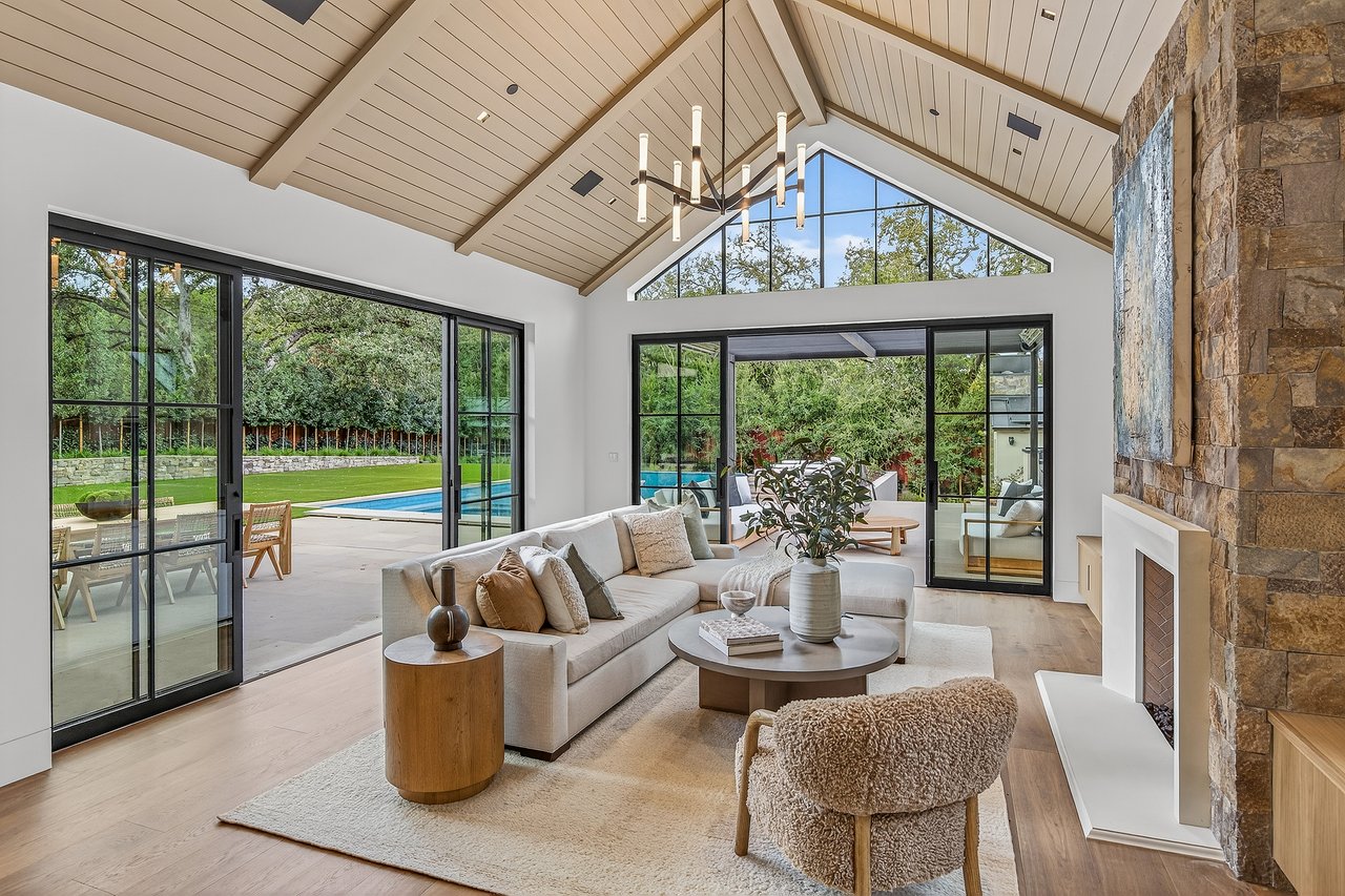 The Pinnacle of Ultra-Luxury Living in the Heart of Woodside