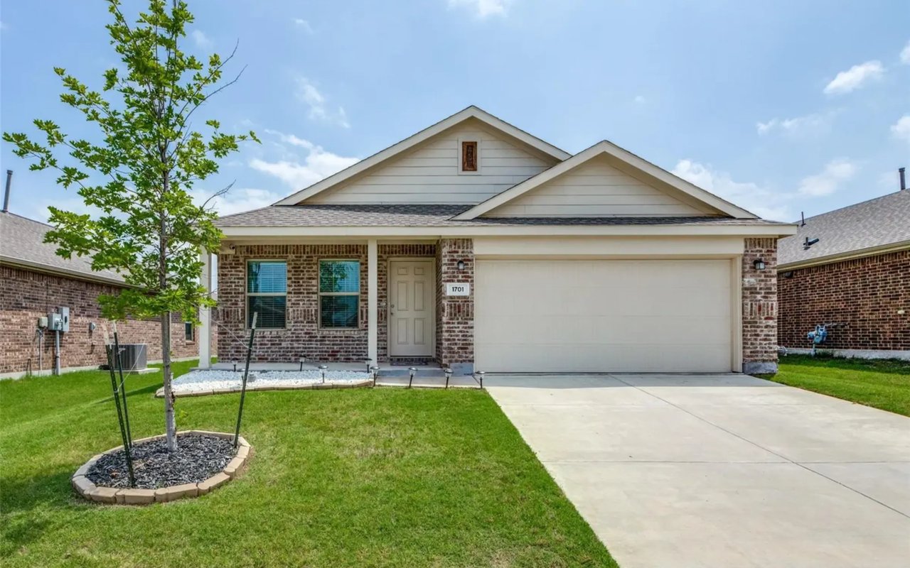 1701 Deerchase Dr