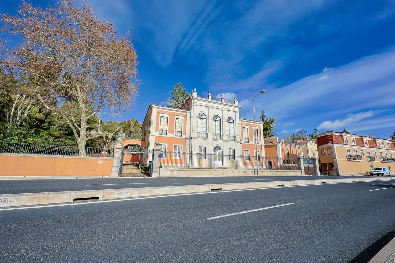 Quinta do Relógio: Historic 19th-Century Waterfront Palacete in Paço de Arcos, Oeiras