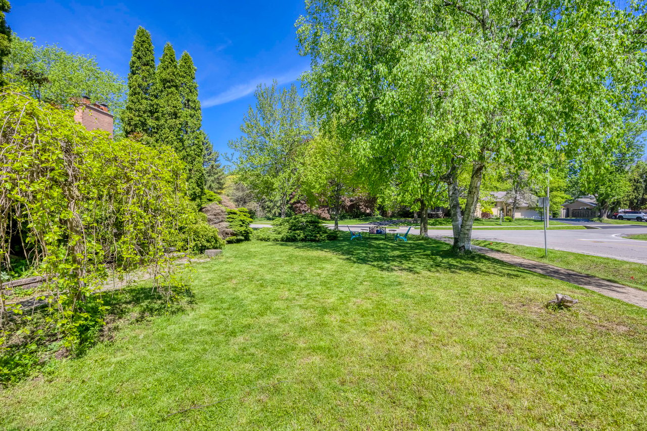 220 Woodhaven Park Dr, Oakville
