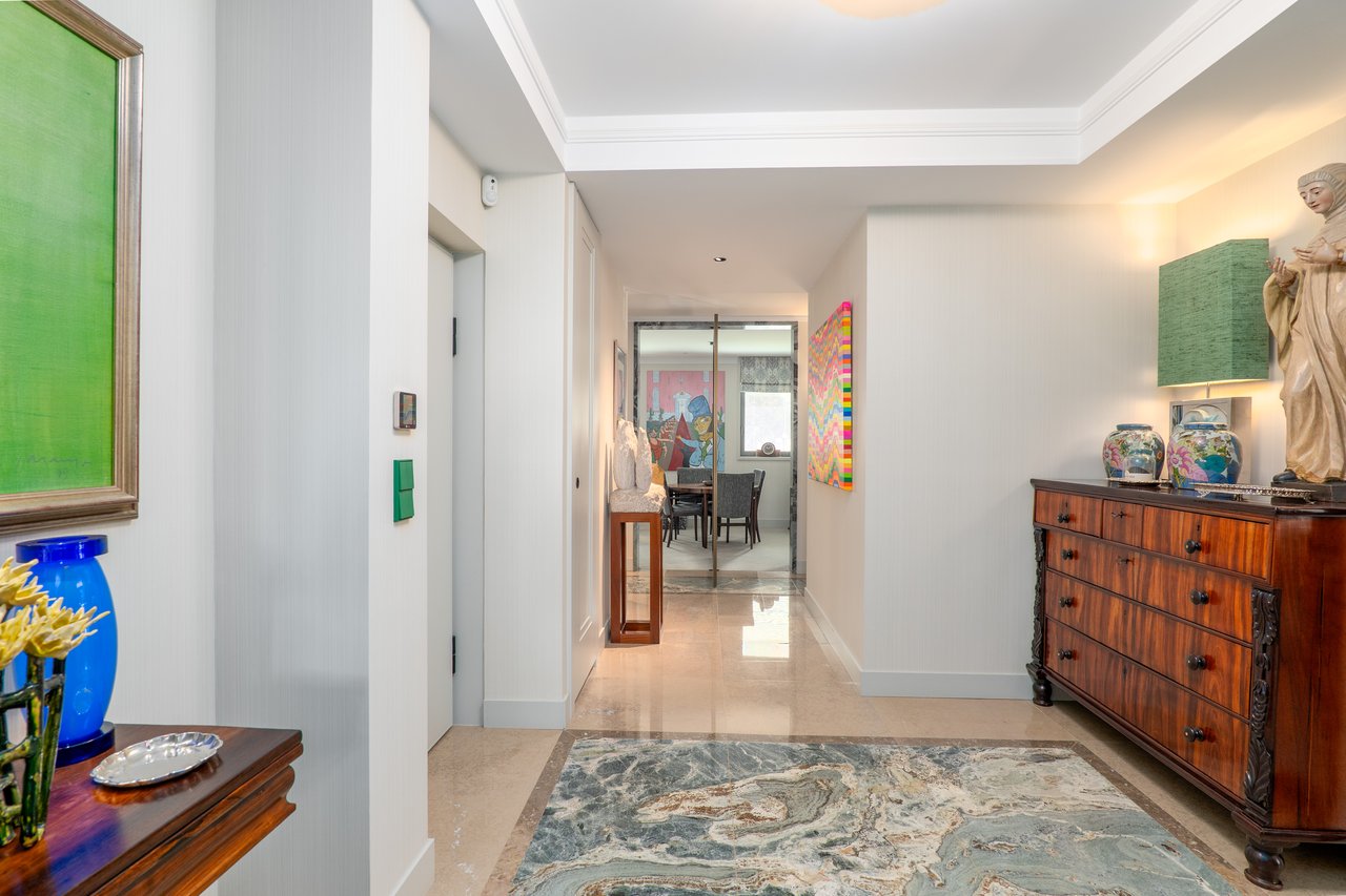 Exceptional Fully Renovated 2+1 Bedroom Apartment in Boavista, Porto