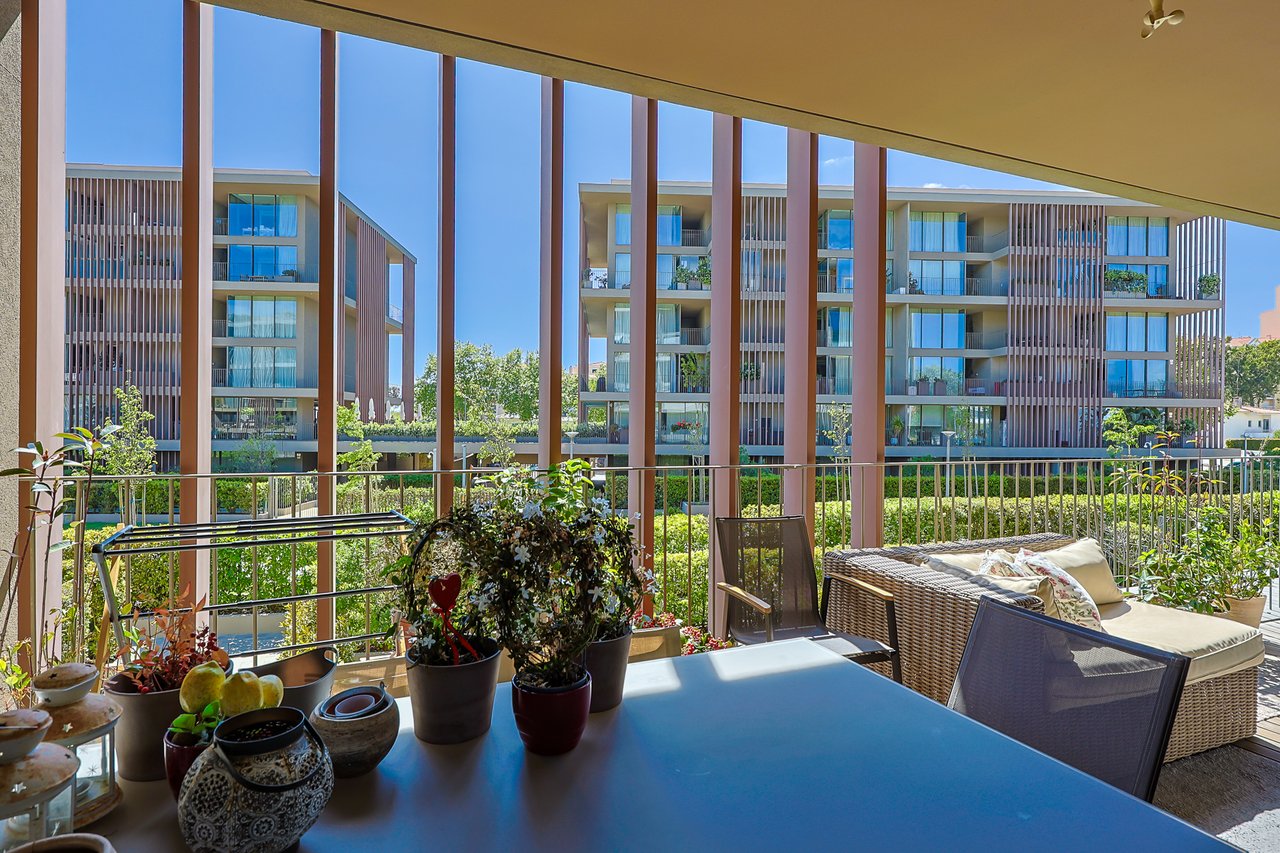 Elegant 2-Bedroom Apartment in One Living Cascais with Premium Amenities
