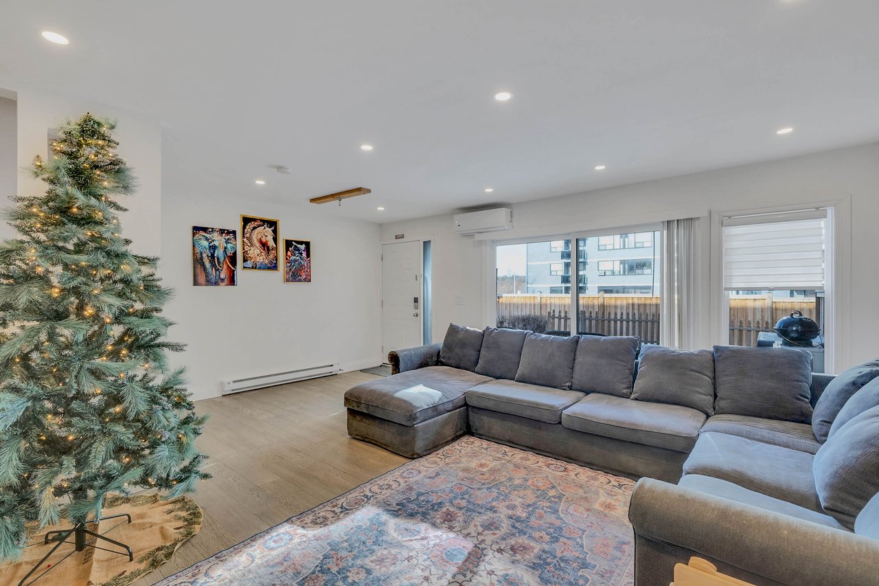 242 Milestone Crescent Unit: 115