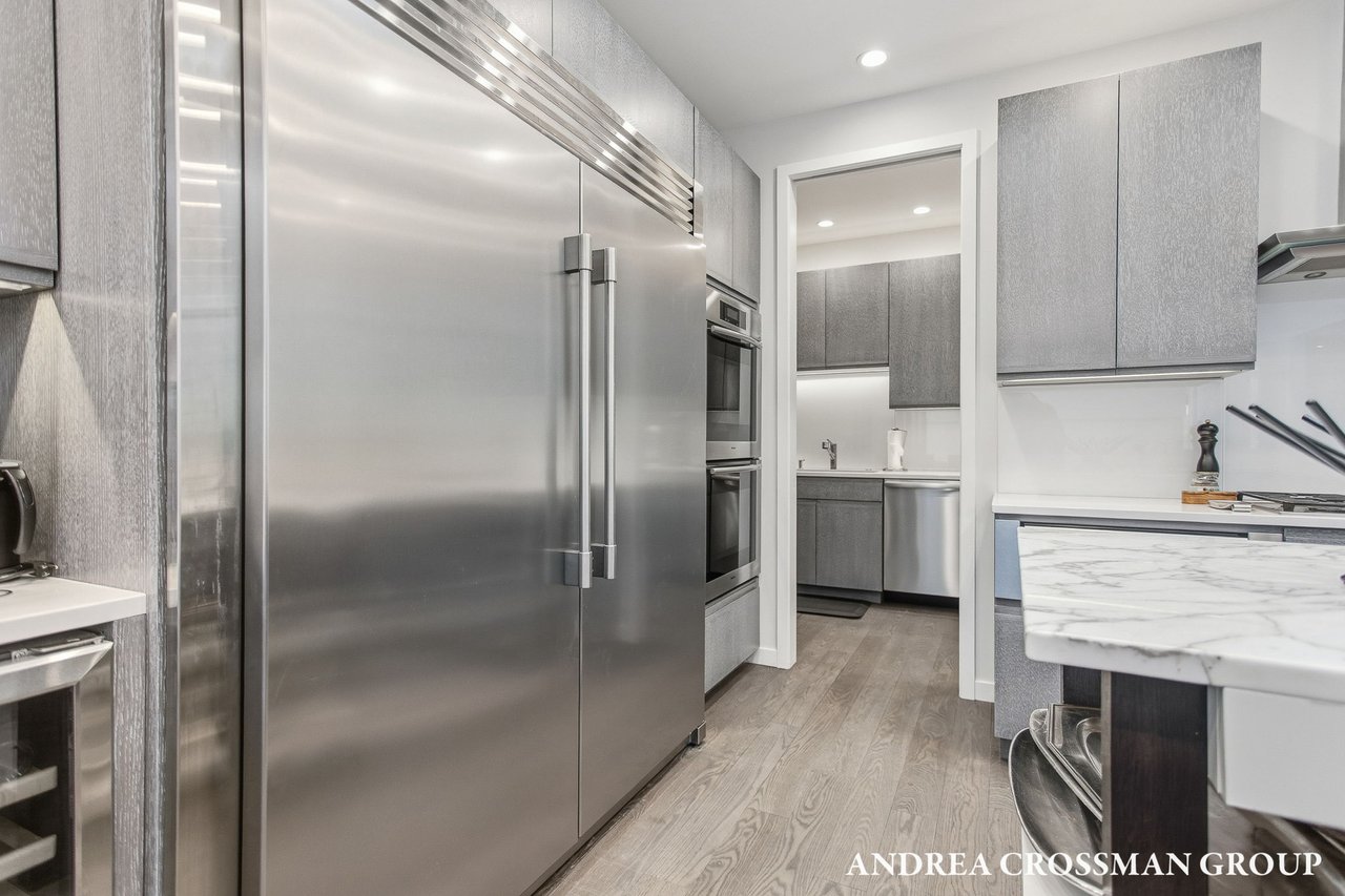 6919 Bendemeer Drive