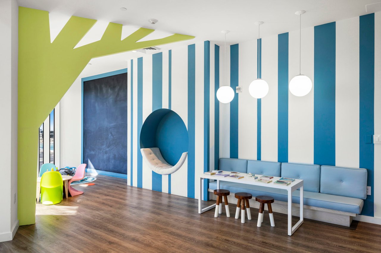 4100 Island Blvd # 1 Unit: PH-1