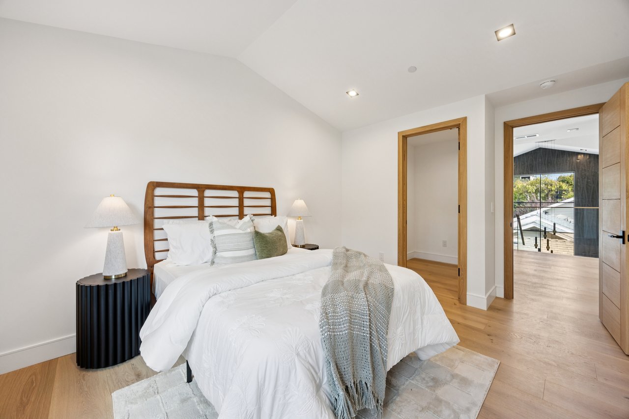 10 Channing Rd, Burlingame