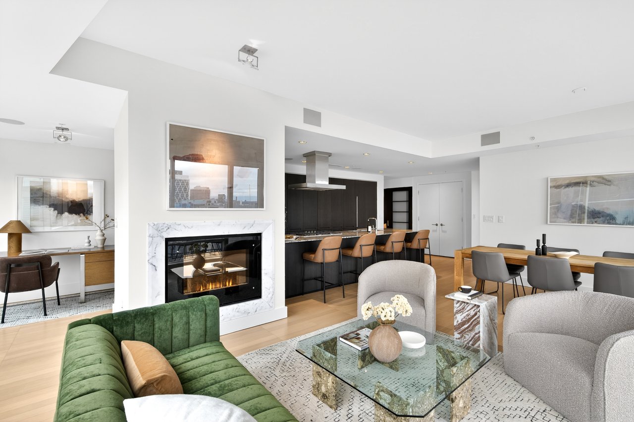 Suite 2806- 180 University Avenue