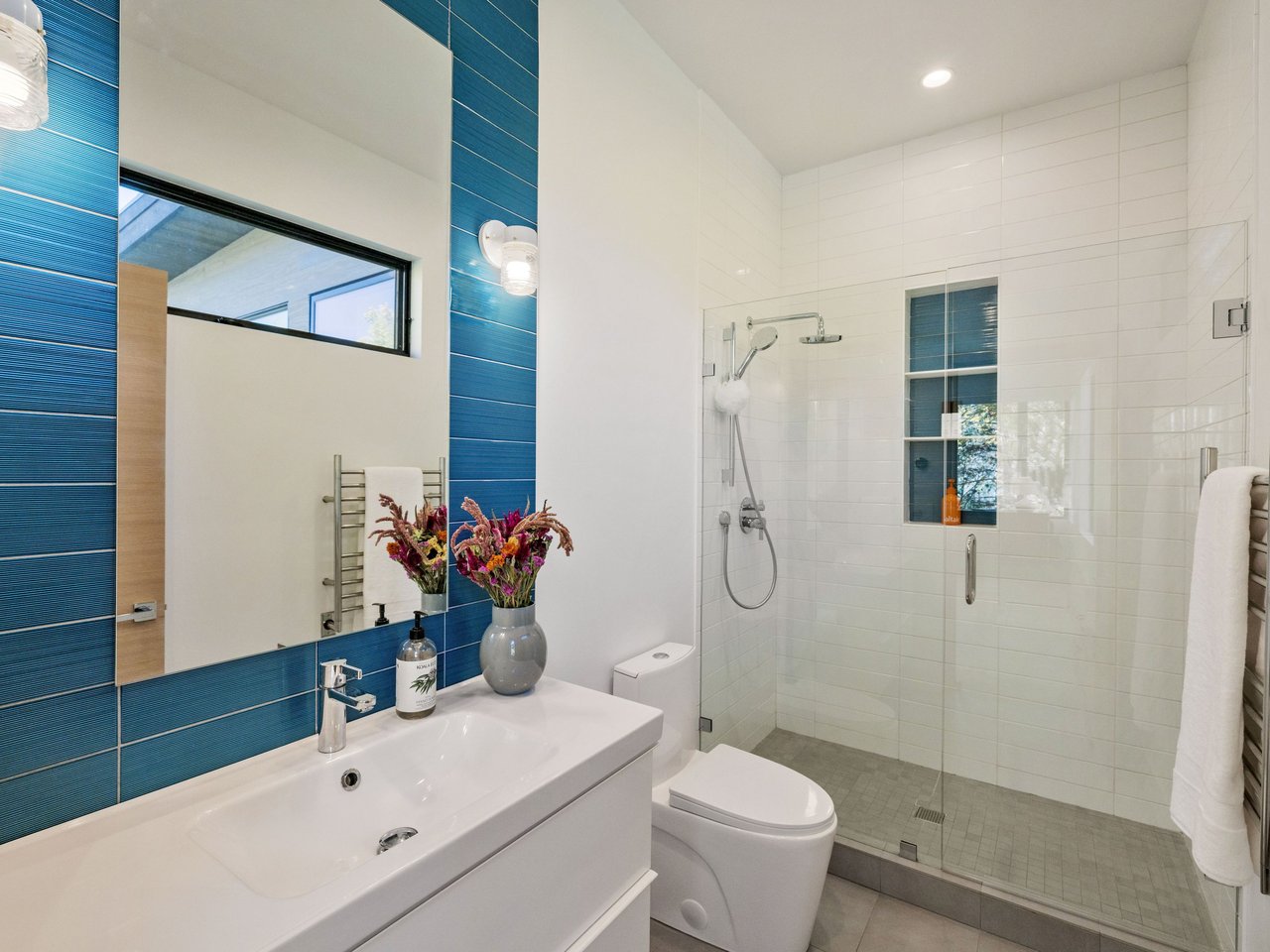 4380 June Point, Avon