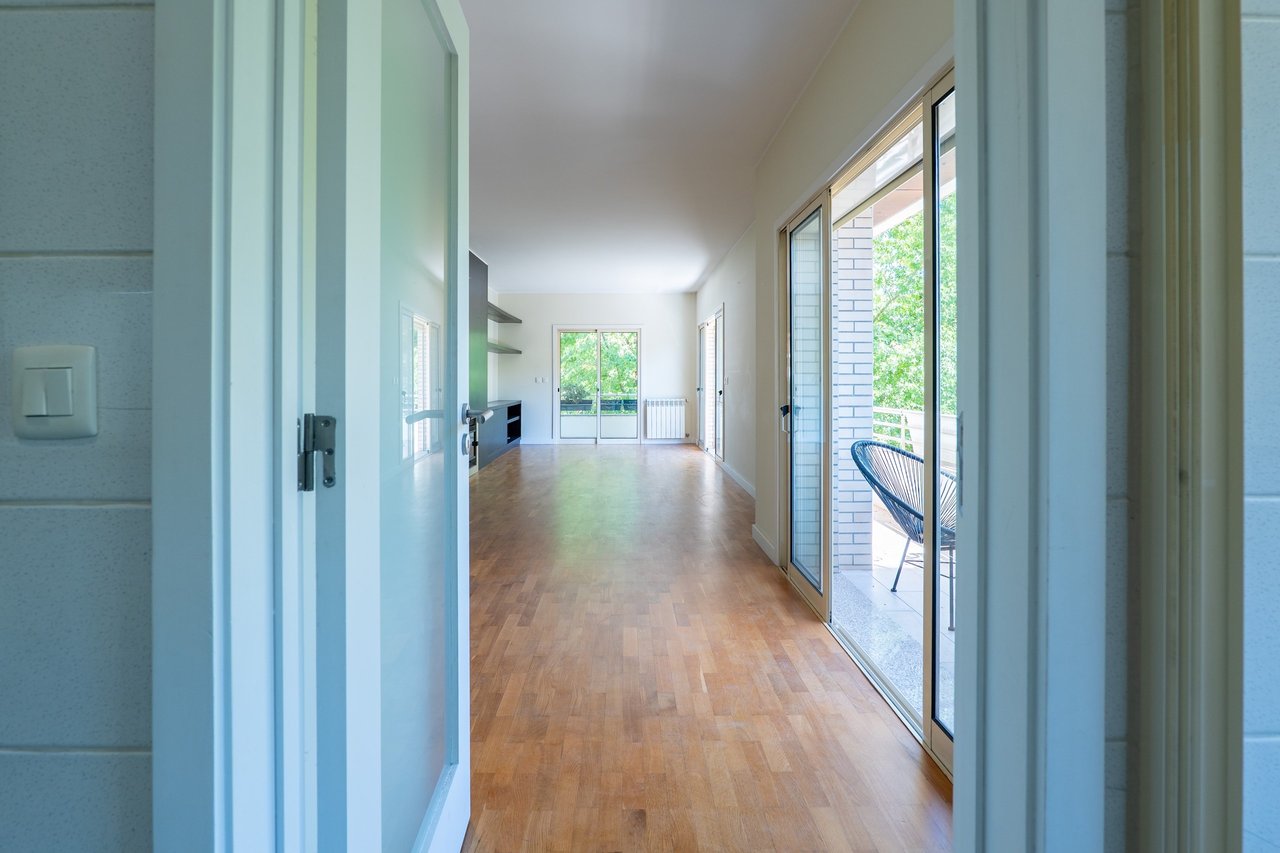 Spacious and Bright 4-Bedroom Apartment for Rent Near Colégio do Rosário