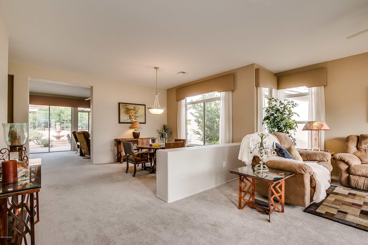 2413 E Agapanthus St
