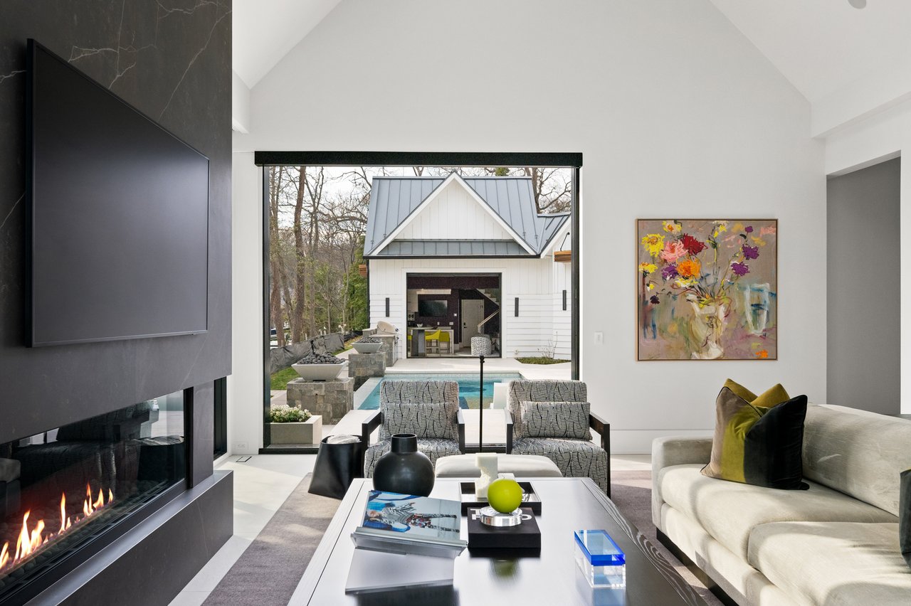 ANNAPOLIS WATERFRONT HOME | LAKE OGELTON WATERFRONT WITH CHESAPEAKE BAY ACCESS