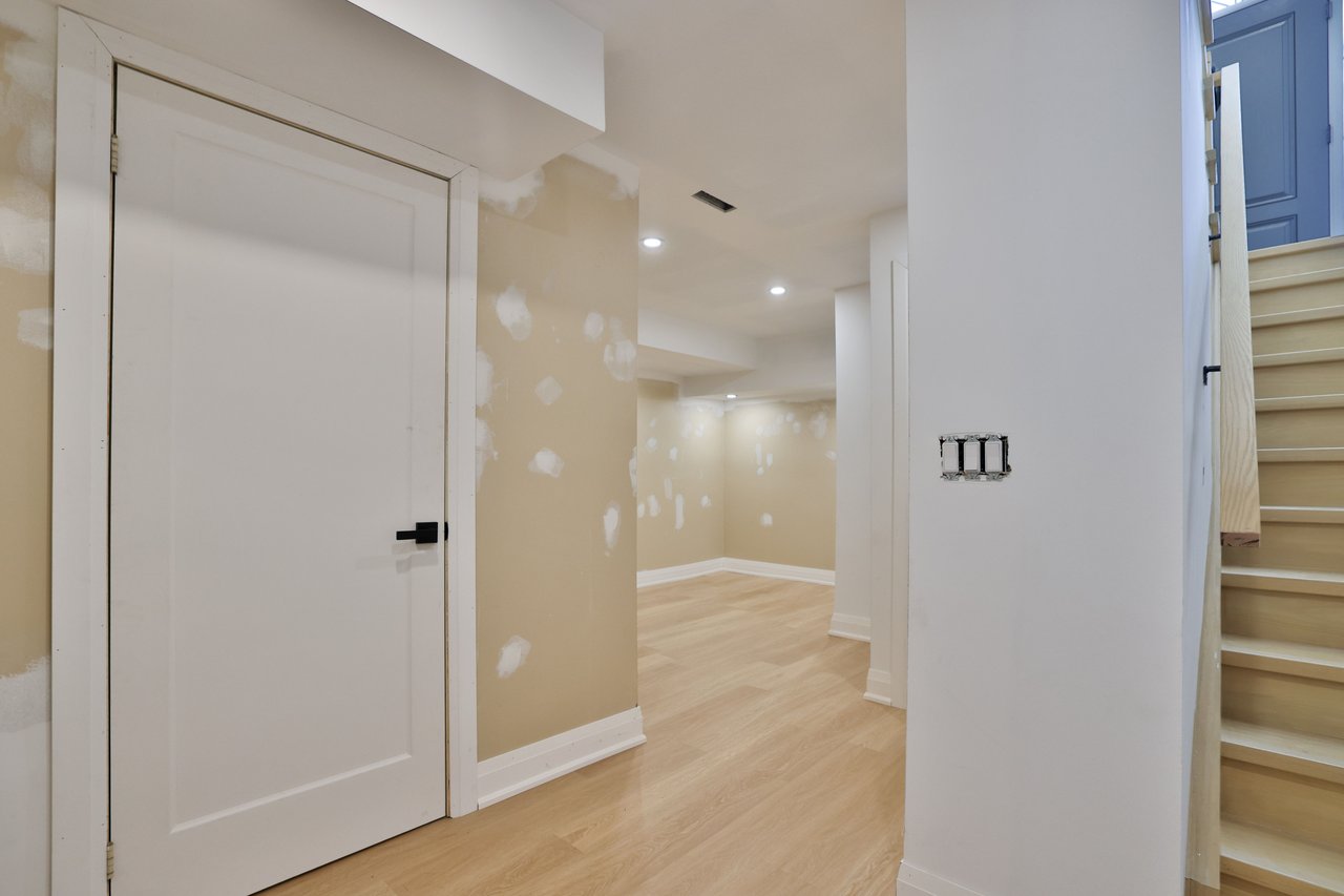 63 Tradewind Drive, Oakville