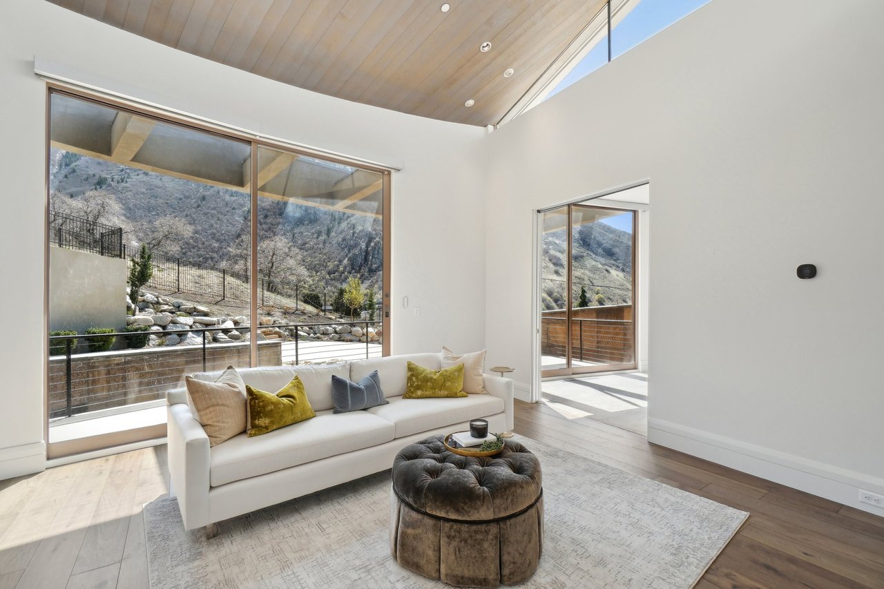 4141 E Canyon Estate Dr
