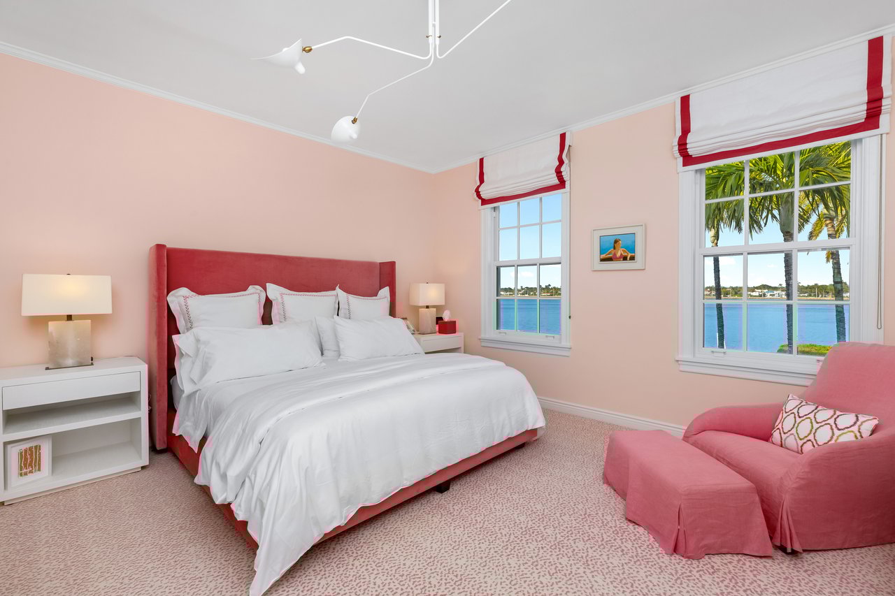 Georgian Waterfront Mansion on Everglades Island