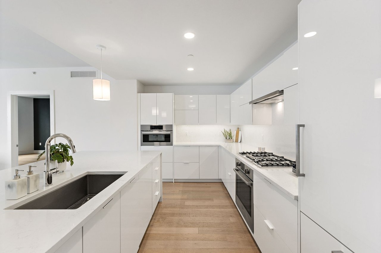 9 Avenue at Port Imperial | Residence 911