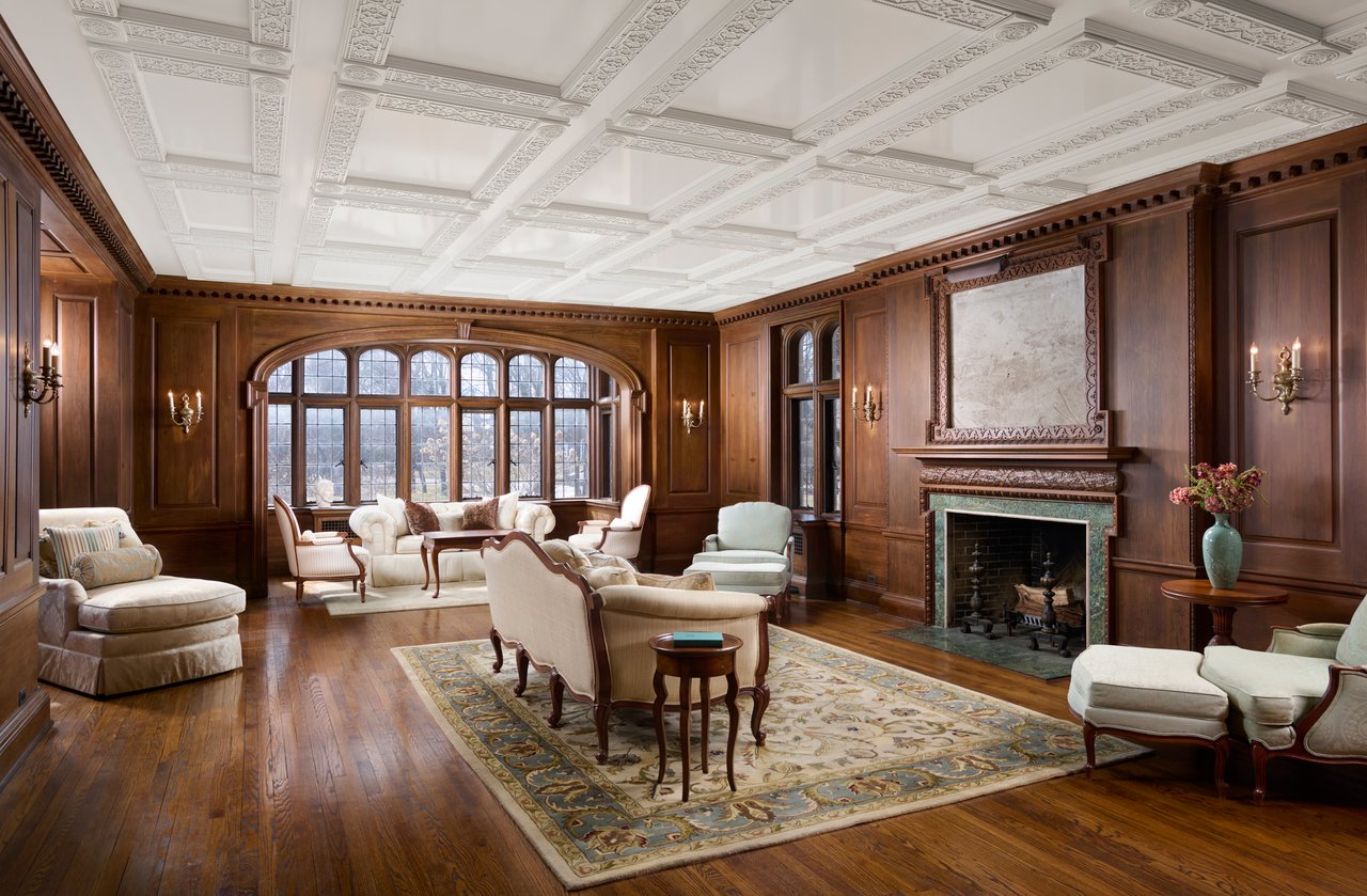 Beverly House on A Hill