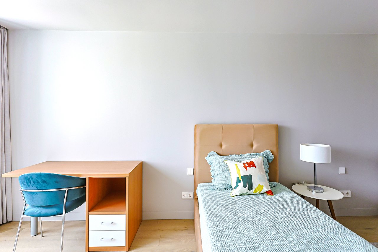 Stylish 2-Bedroom Apartment in the Heart of Lisbon with Exceptional Amenities
