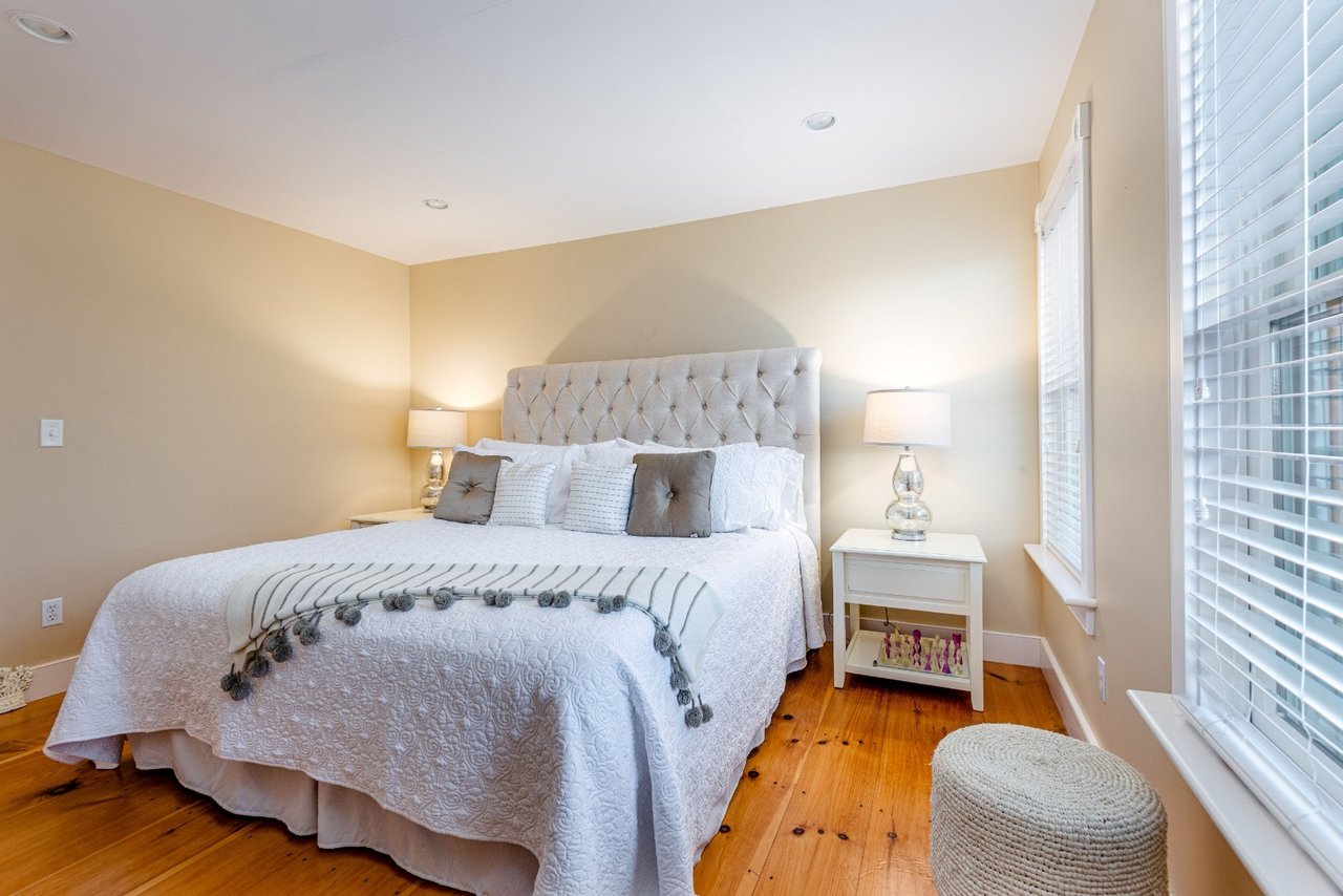 24 Cannonbury Ln